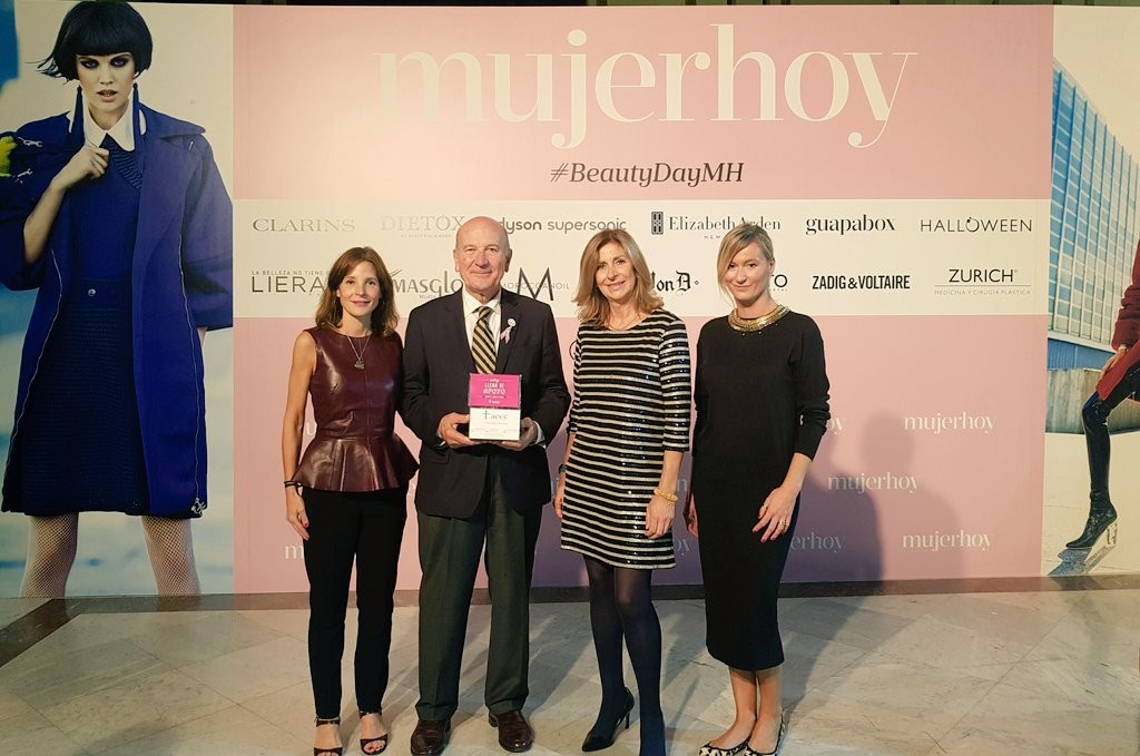 Entrega de recaudación a la AECC