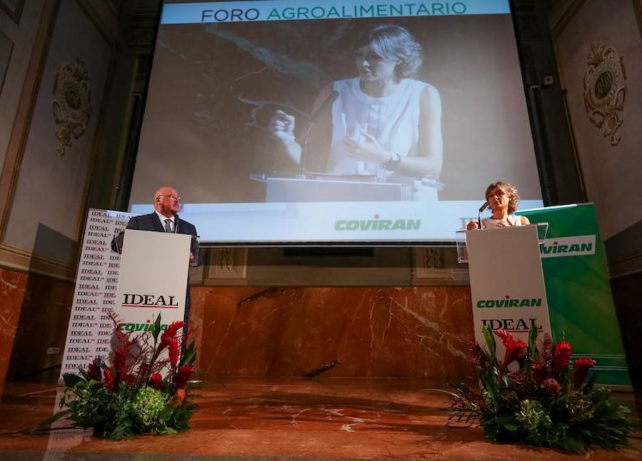 La ministra de Agricultura interviene en el Foro Agroalimentario organizado por IDEAL