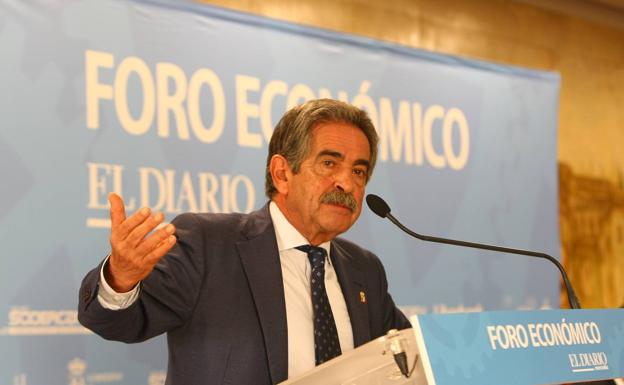 Miguel Ángel Revilla participa en el Foro Económico de El Diario Montañés