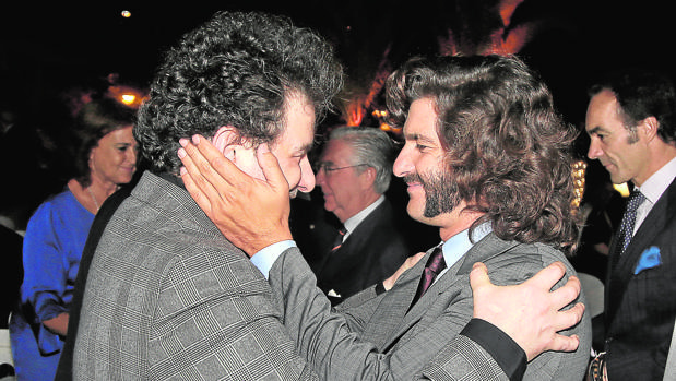 Andrés Calamaro recibe el X premio taurino Manuel Ramírez, que organiza ABC de Sevilla