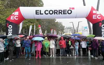 Miles de personas se animan a la subida solidaria a Artxanda de El Correo