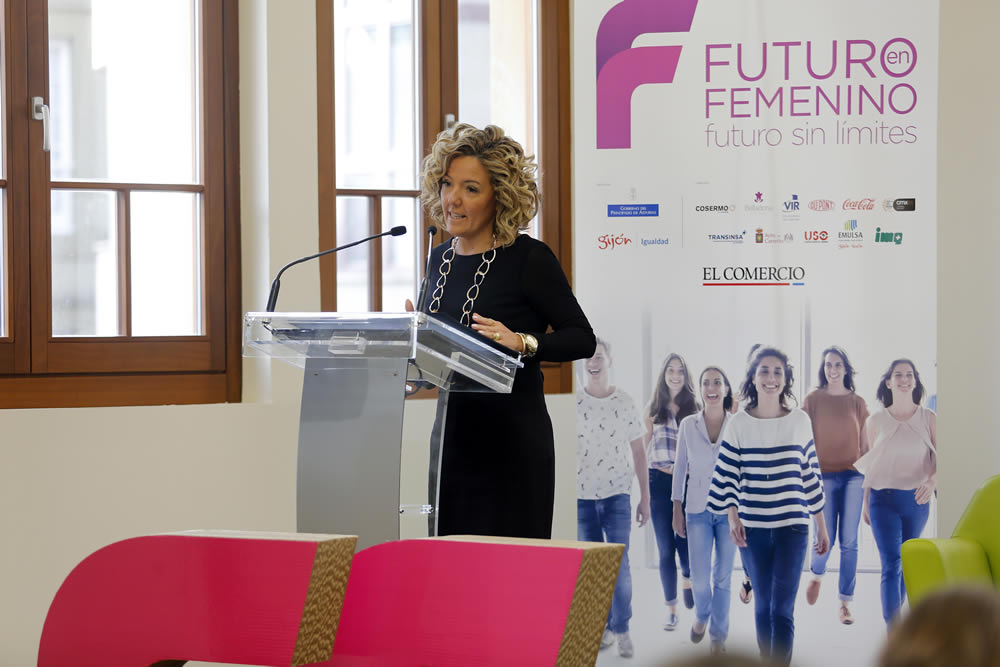 29 profesionales analizan en un encuentro organizado por EL COMERCIO el papel de la mujer en la empresa y la sociedad