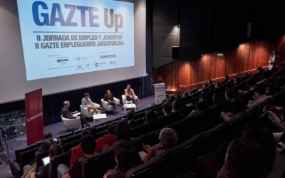 Expertos y jóvenes analizan el salto al mercado laboral en la II Jornada de Empleo y Juventud, Gazte UP, organizada por El Diario Vasco