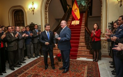 Distinción a IDEAL por su labor en defensa de los valores constitucionales