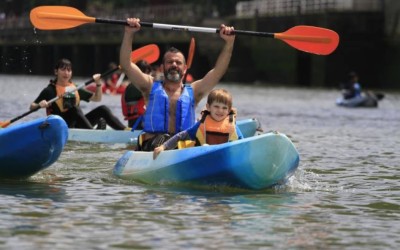 300 participantes toman la ría en el BBKayak de El Correo