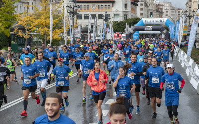 Cerca de 700 personas participan en la VII Carrera Popular de El Diario Montañés