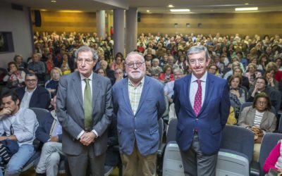 El escritor Fernando Savater participa el Aula de Cultura de El Diario Montañés