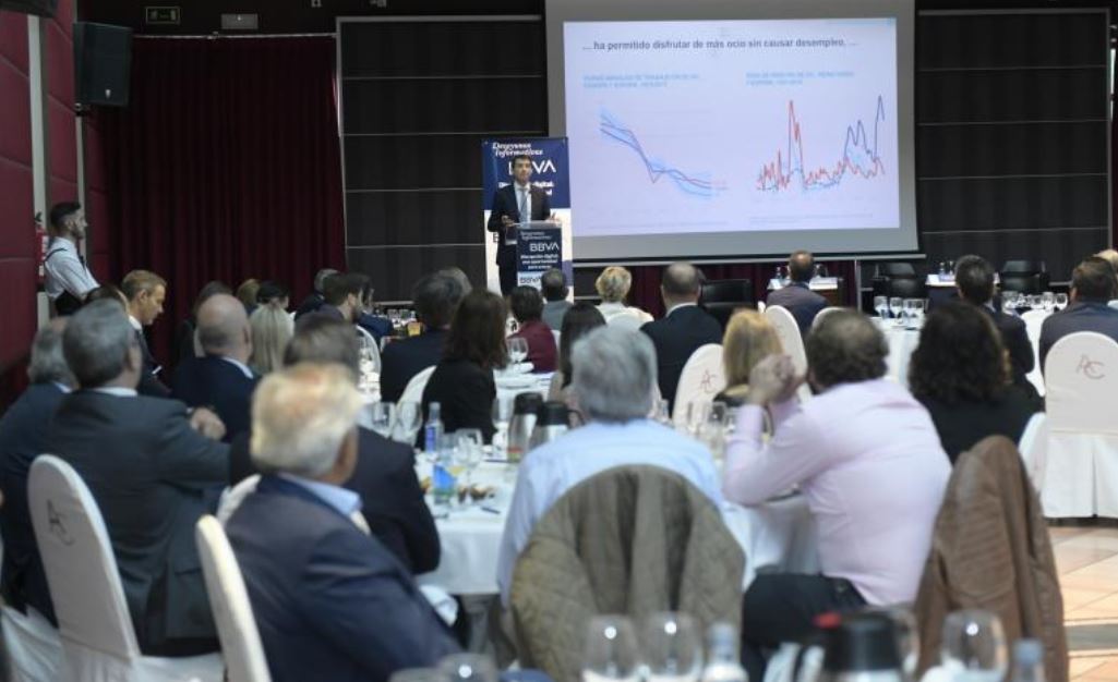 Rafael Doménech, responsable de Análisis Económico de BBVA Research, participa en el encuentro informativo de El Norte de Castilla