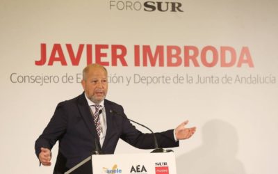El consejero de Educación y Deporte, Javier Imbroda, aborda los retos presentes y futuros de la Educación en el Foro SUR