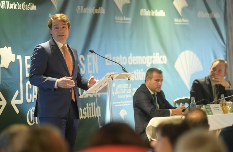 El presidente de Castilla y León participa en los Encuentros de El Norte de Castilla