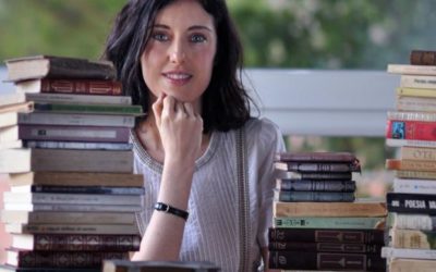 El diario La Rioja retoma las aulas de Cultura, vía online, con la autora Irene Vallejo